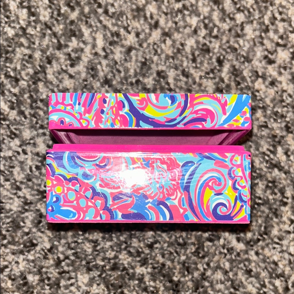 Lilly Pulitzer Lacquer Decorative Box in Dragonfruit Sunken Treasure pattern - Picture 5 of 5